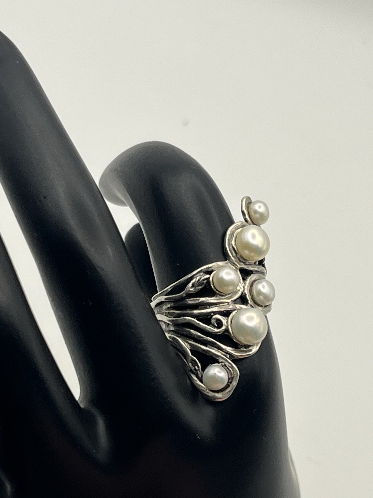 Israel sterling silver pearl elongated vine scroll design size 8 PZ vintage