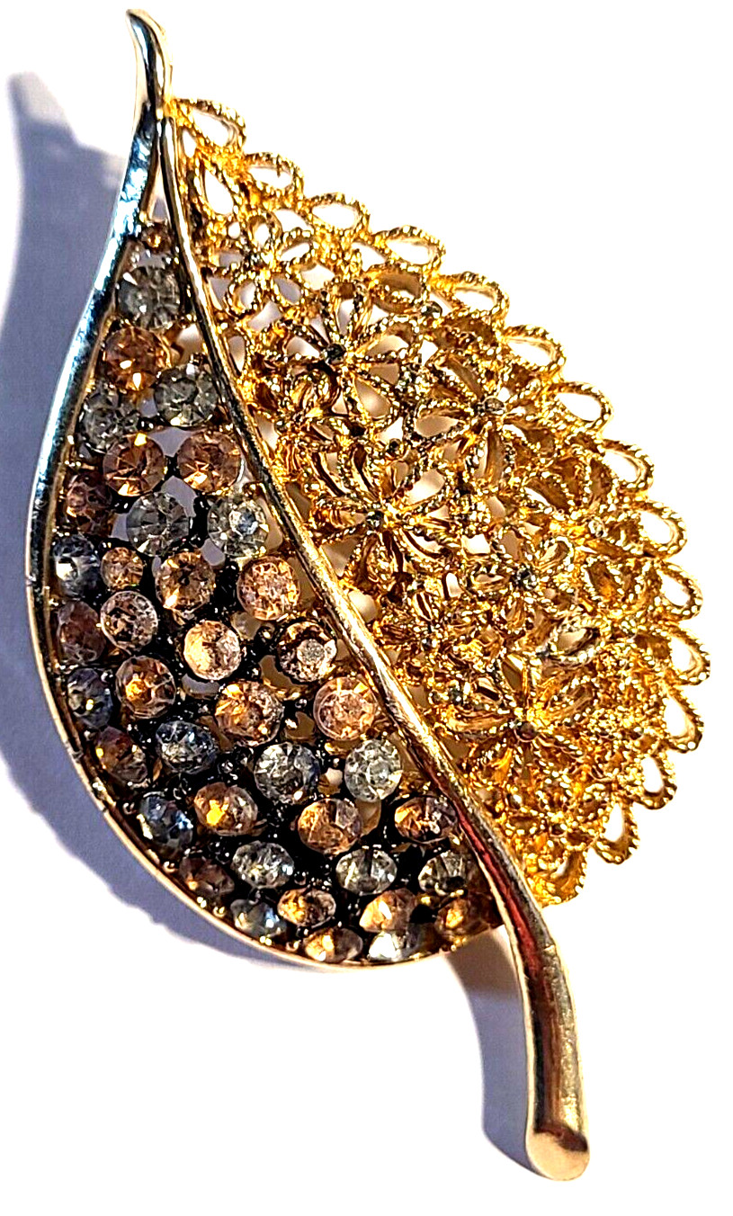 VINTAGE STUNNING MULTICOLOR CRYSTAL FILIGREE LEAF SIGNED KARU ARKEPIN BROOCH