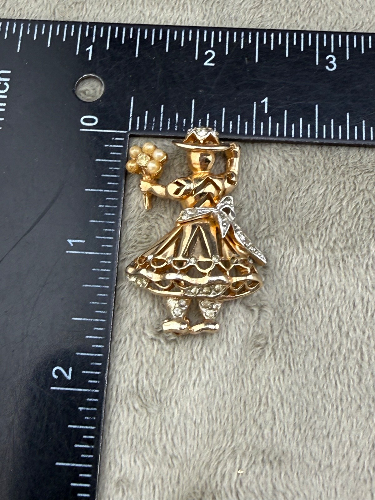 Vintage Rhinestone Brooch Figural Gold tone Woman with Flowers READ