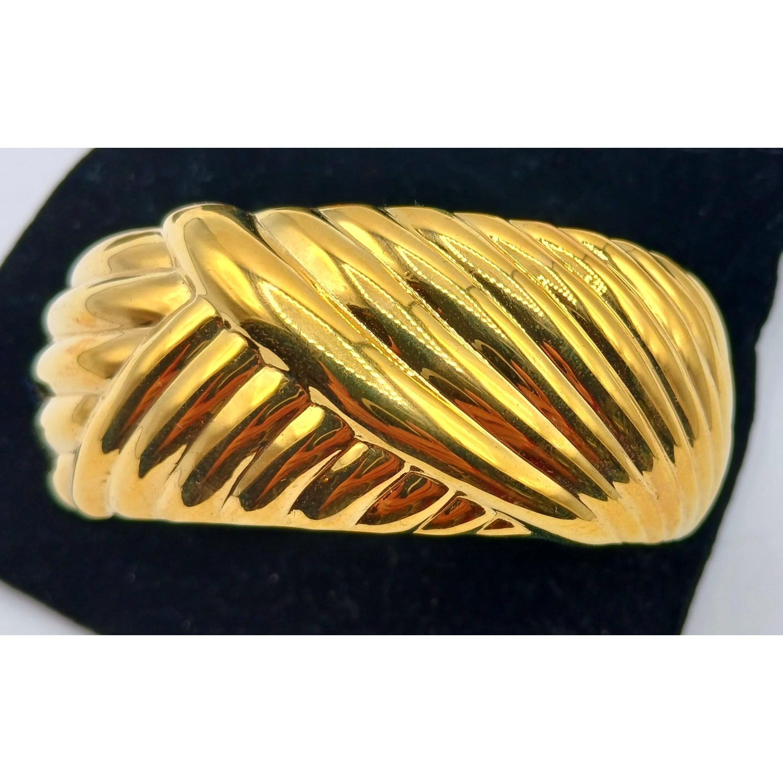 New in Box JOAN RIVERS Signed Hinged Bracelet