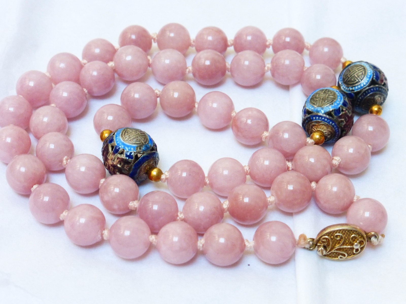 CHINESE VINTAGE ENAMEL LAVENDER QUARTZ BEAD NECKLACE, Silver Clasp