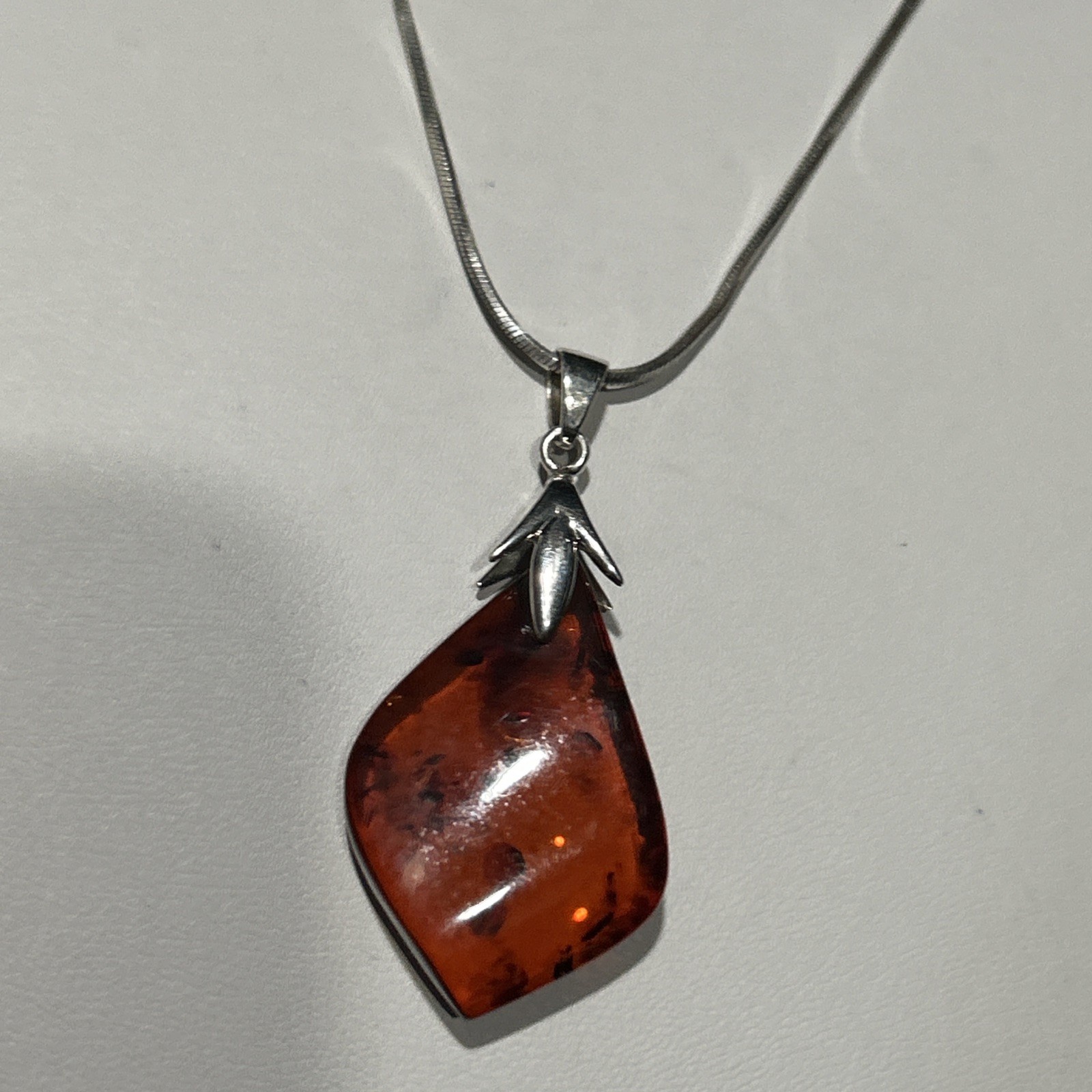 VINTAGE STUNNING GENUINE AMBER AGI STERLING SILVER ITALY NECKLACE BOX CHAIN