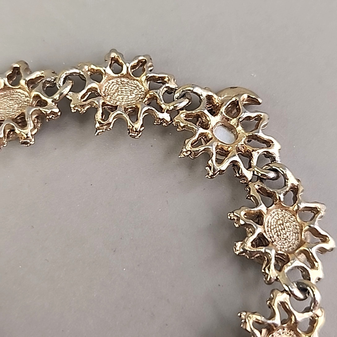 Vintage Flower Chain Bracelet Burst Textured 12mm MOP Bead Gold Tone 6.5″