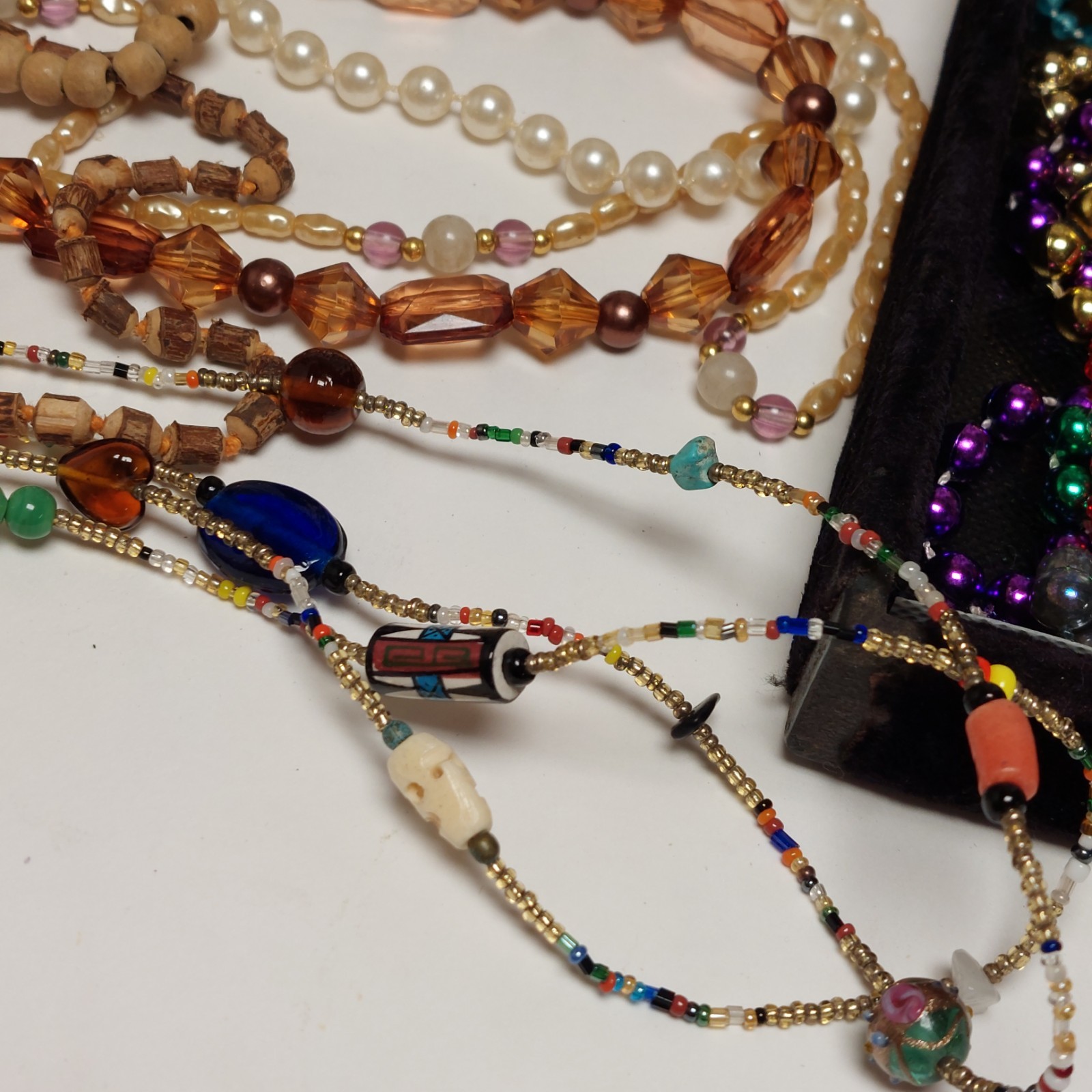 100 Pc Vtg-Now Beaded Necklaces Assorted Colors And Types
