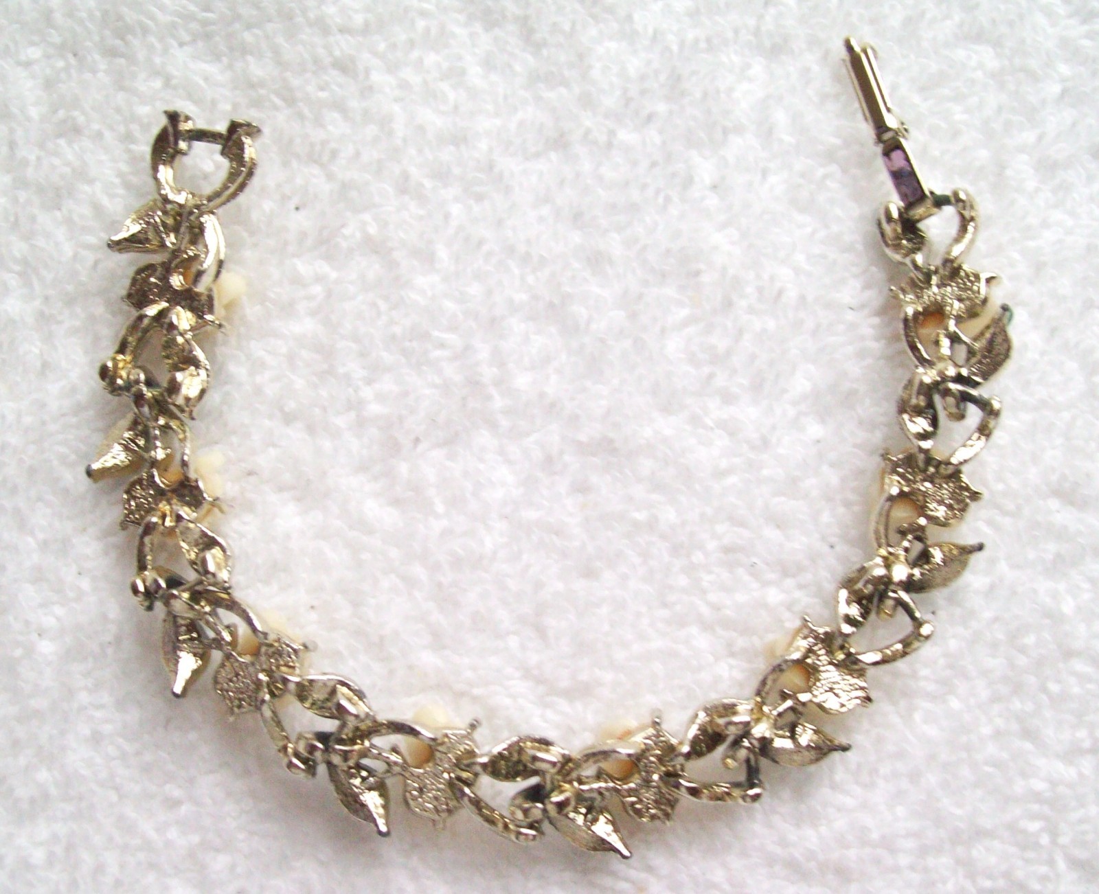 Vintage White Acetate Plastic Roses and Green Enamel Leaves Linked Bracelet