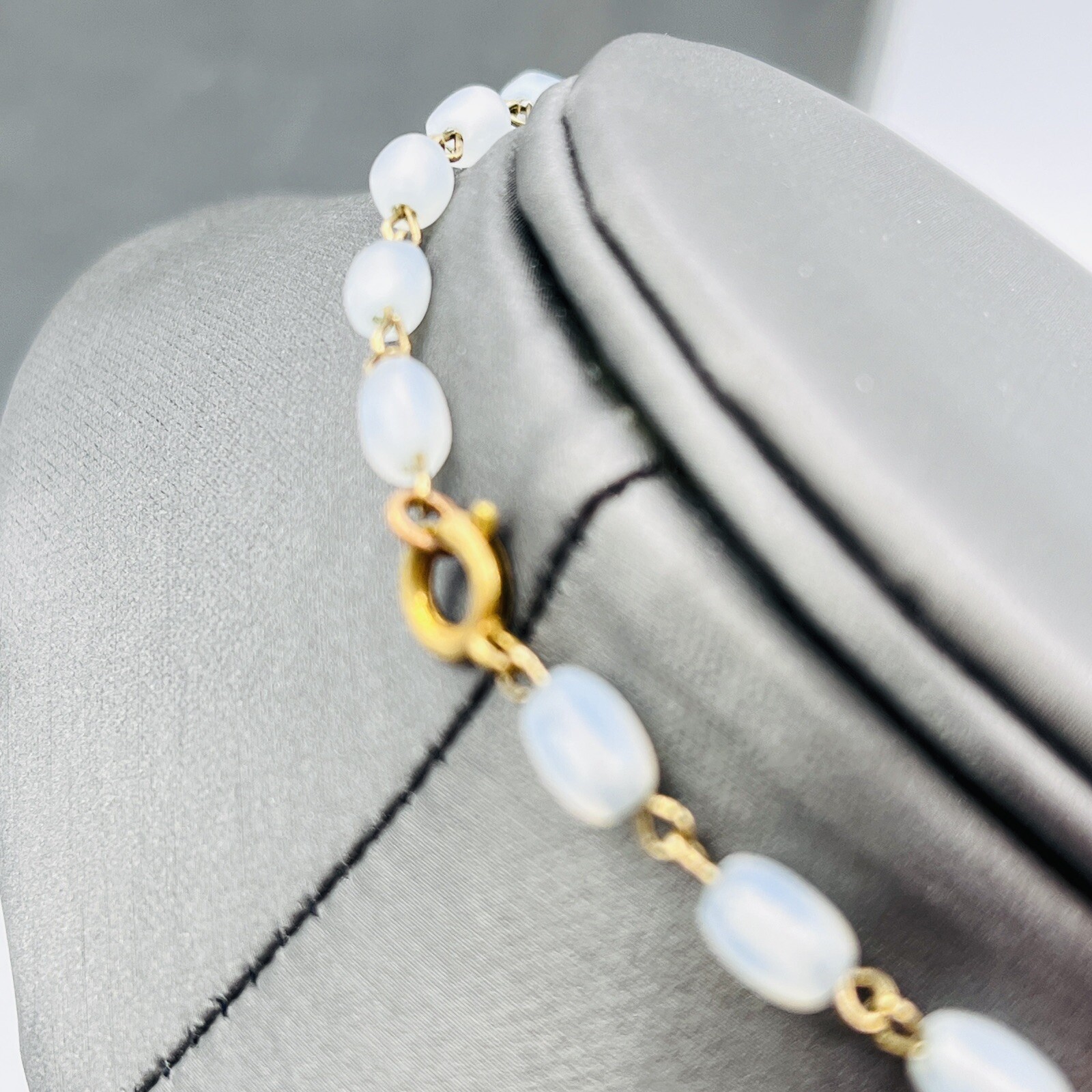Vintage Art Deco Opaline Opalite Graduated Glass Bead Necklace 21″
