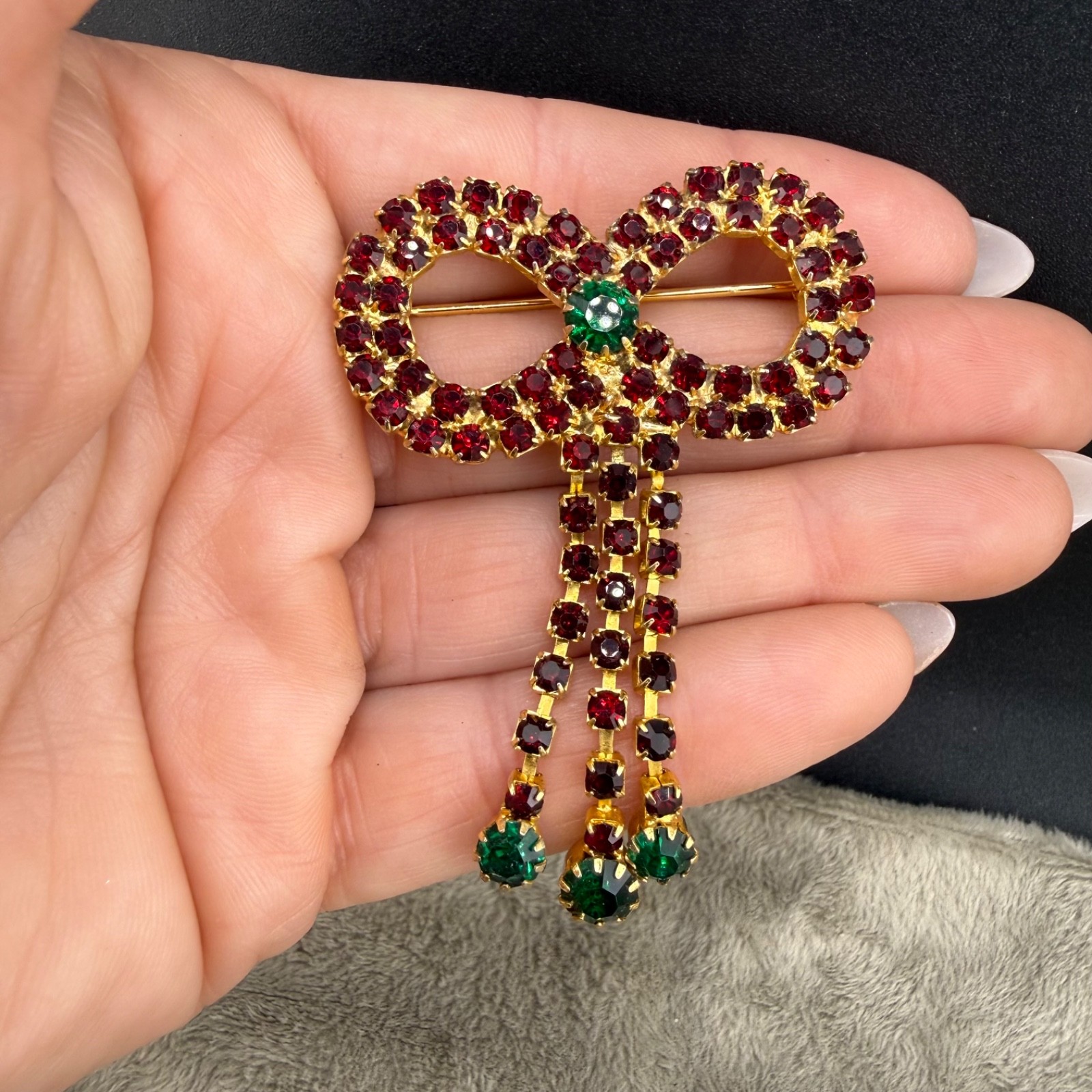 Vintage Rhinestone Bow Brooch Gold Tone Red Green Christmas