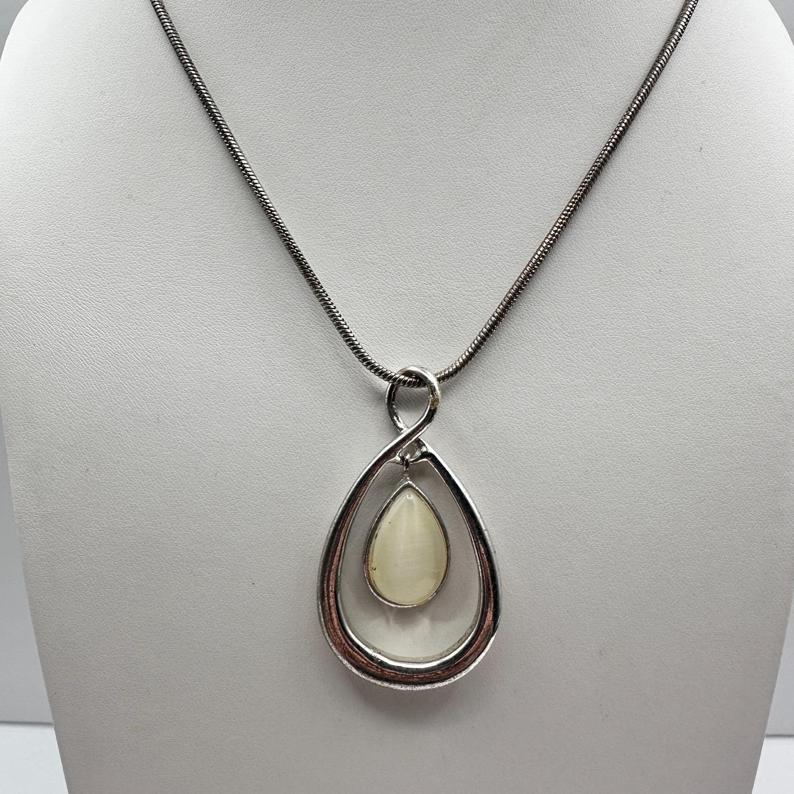 Vintage 90s Teardrop Pendant Necklace Silver Tone Snake Chain Women’s Jewelry
