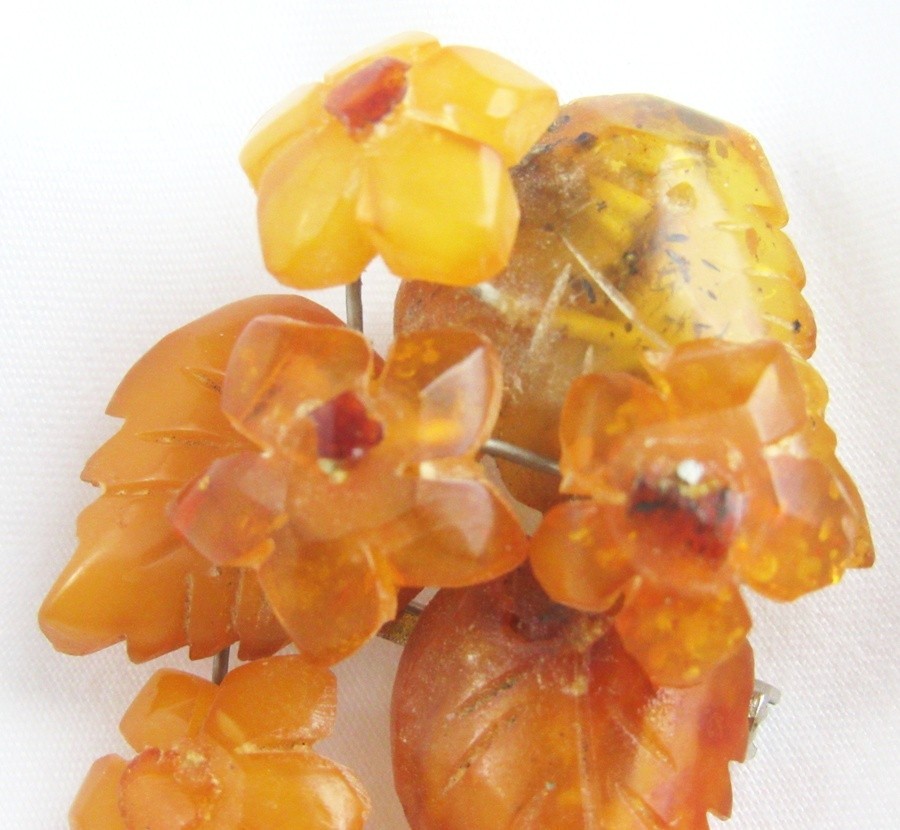 Vintage Honey Butterscotch Carved Flowers & Leaves Amber with Inclusions Brooch