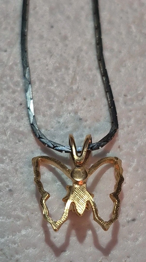 VTG Butterfly Open Work Pendant W/Diamond Chip Goldtone Necklace-*READ*