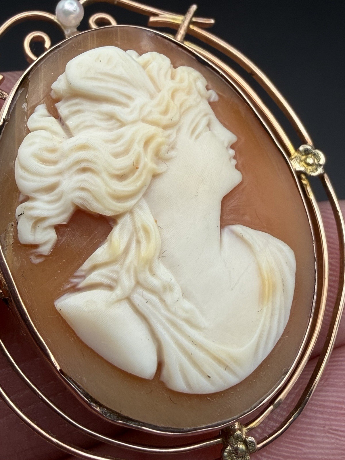 Antique Edwardian 10K Gold Carved Shell Cameo Brooch Seed Pearl Goddess Psyche