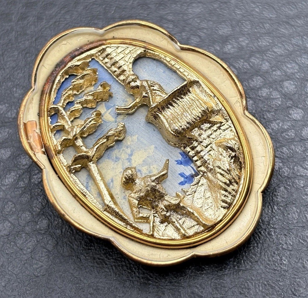Vintage TLM Thomas L Mott Gold Tone Cameo Brooch Pendant Pin Pastoral Scene READ