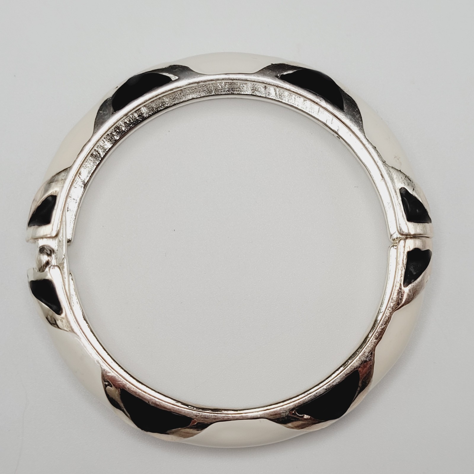 Black White Geometric Abstract Enamel Print Silver Tone Hinged Bangle Bracelet