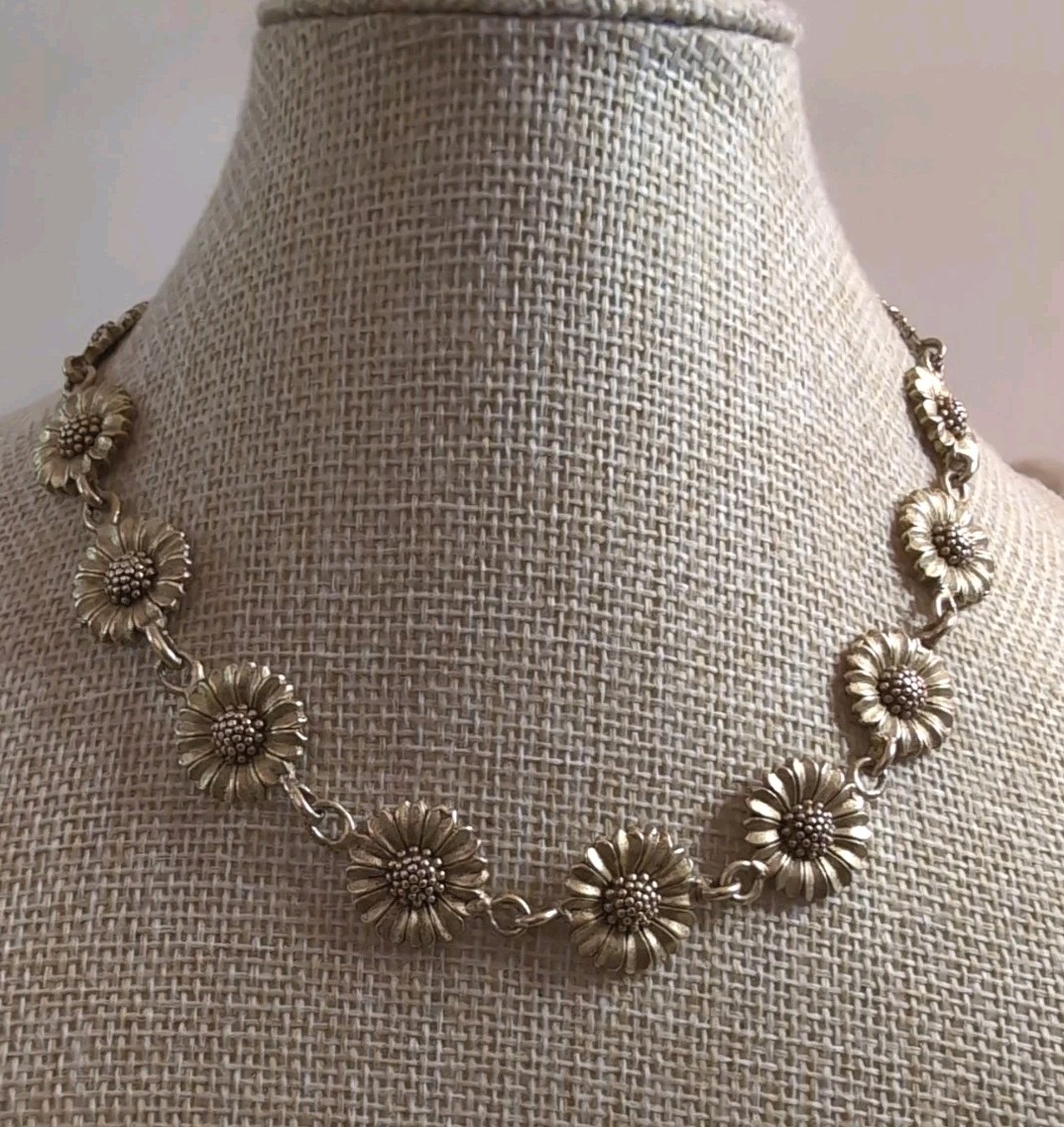 Eivind Hillestad EH Sunflower Daisy Necklace Matte Gold 16″ Floral Link