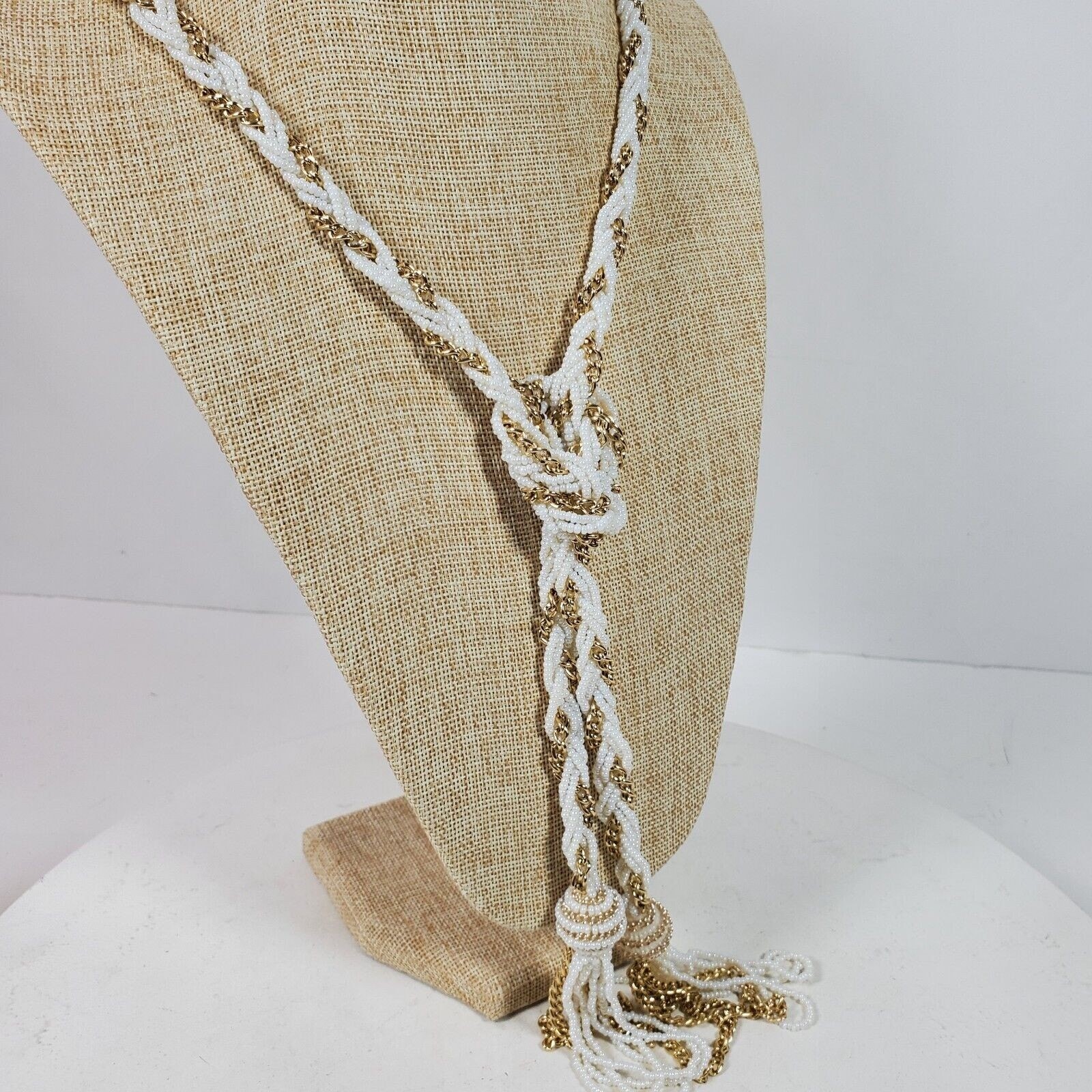 Vintage 1980s Casual Career Beaded Necklace 48 Inch Manual Tie