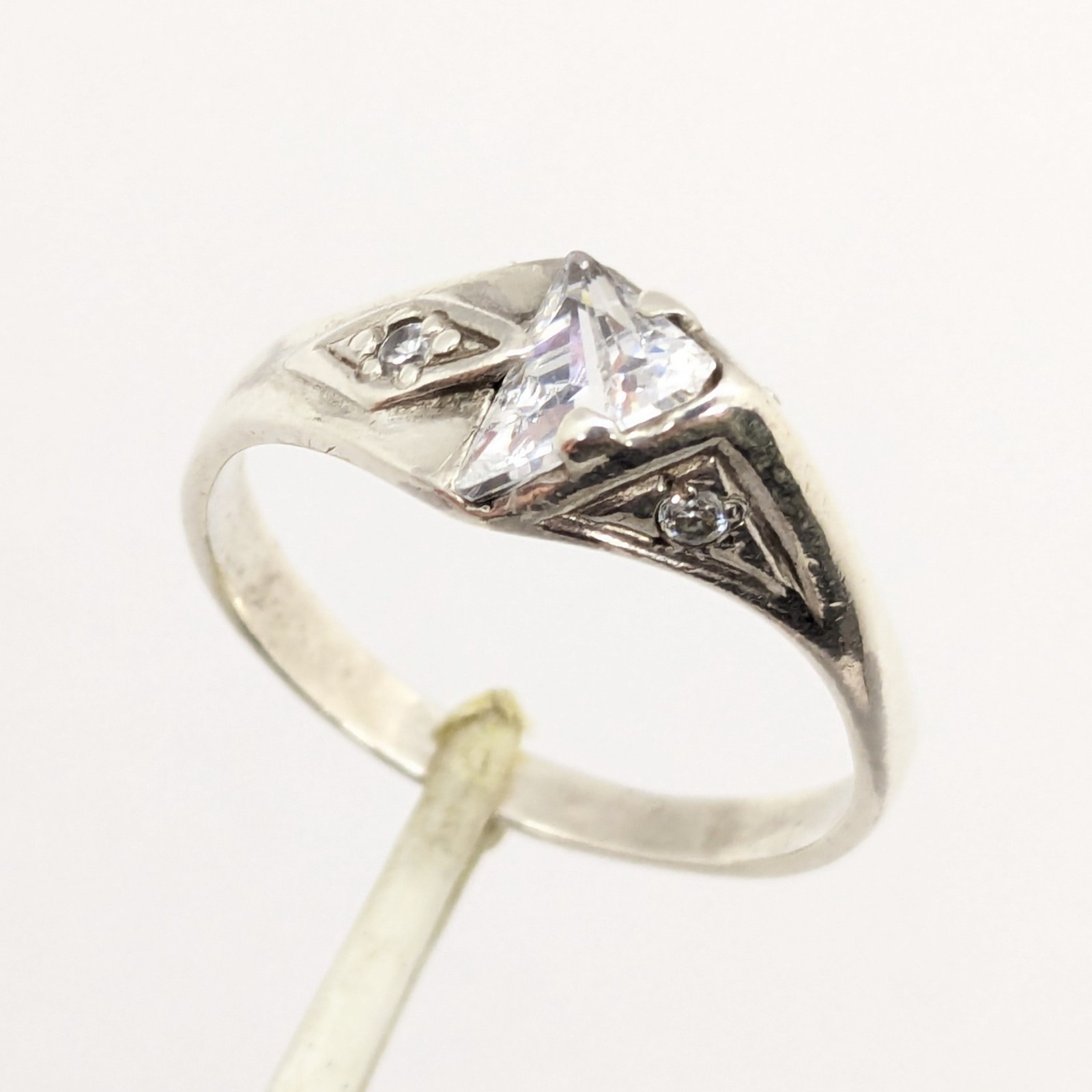 Vintage Elegant RING Silver 925 with Bright Stone -size: 10.5US (20mm) Ukrain#38