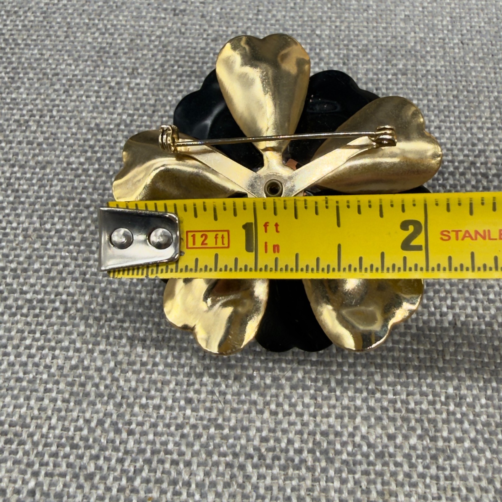 Vintage Brooch Earrings Jewelry Set 4 Tone Metal Flowers Clip Ons READ