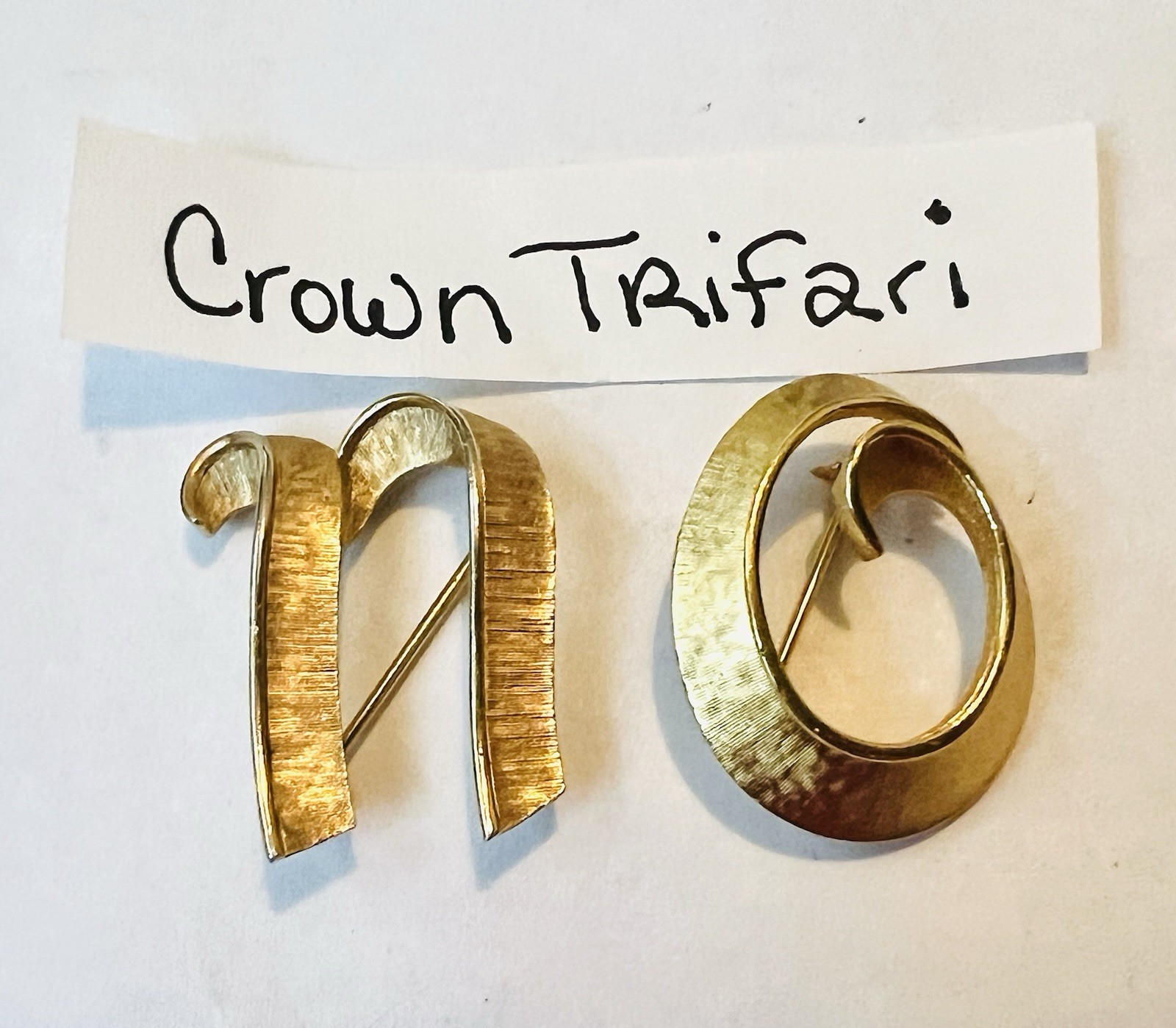 100 Vintage INITIAL Letter Brooch Pins Lot 35 Signed Trifari Sarah Anne Klein