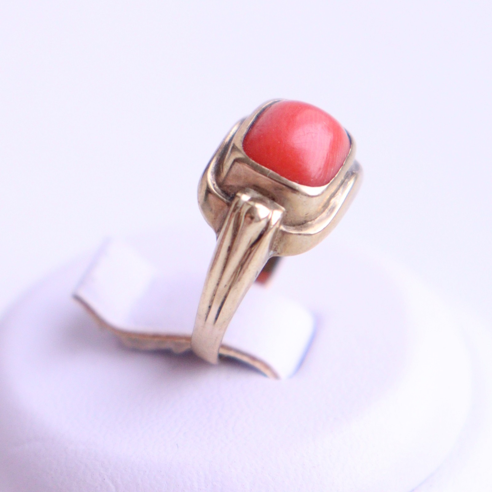 Vintage Coral Ring Natural Undyed Coral Yellow Gold 333 – NO TARIFF