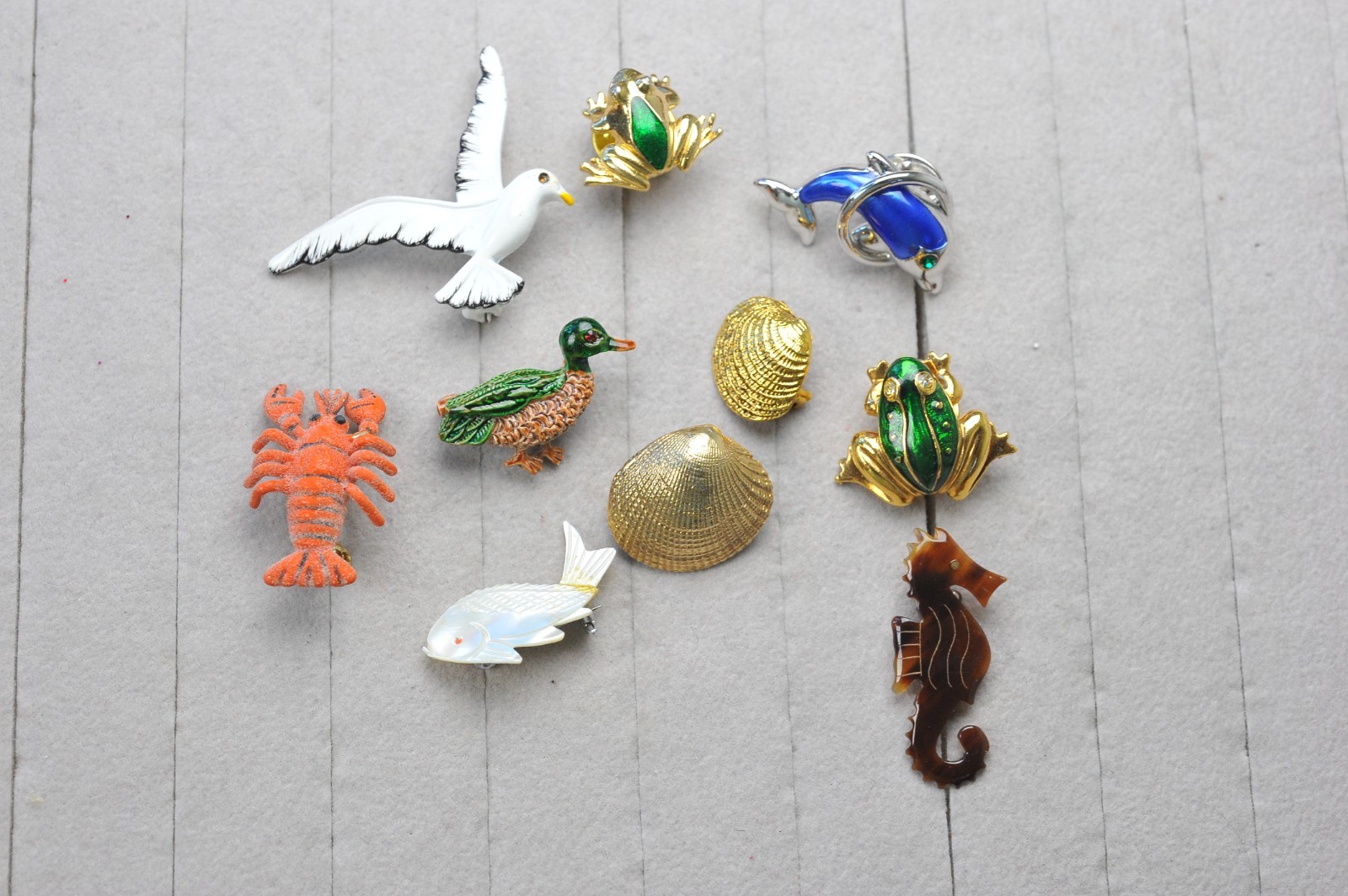 Vtg to now Brooch Pin LOT petite frog lobster fish seagull beach shell CB17