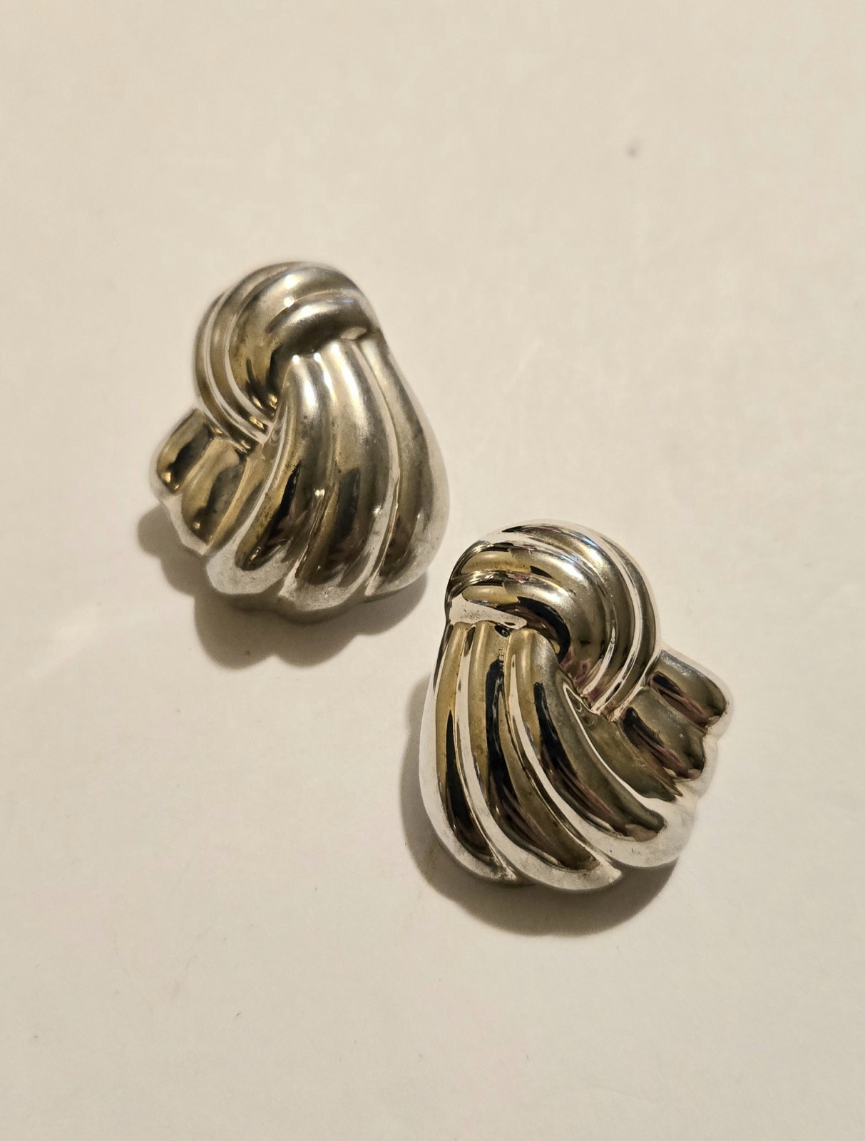 925 Sterling Silver GI Thailand Shell Knot Fan Hollow Earrings No Backs Pierced