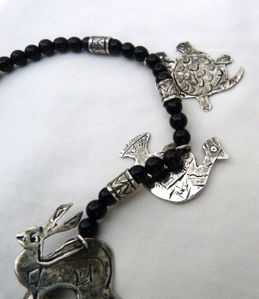 28″ LONG SOUTHWESTERN STERLING SILVER TURTLE BIRD RABBIT ONYX BEAD NECKLACE