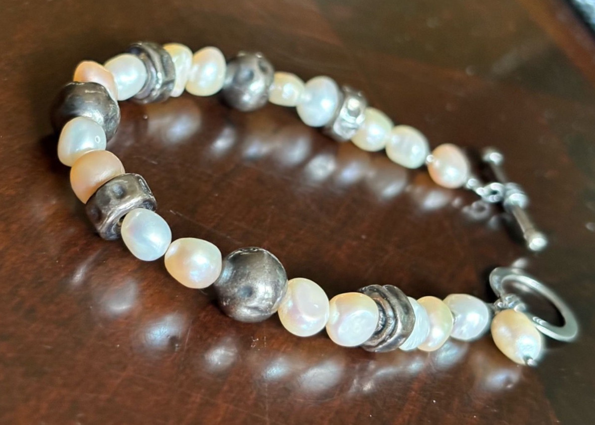 Vintage Israel Sterling Silver Freshwater Pearl Hammered Bead Toggle Bracelet
