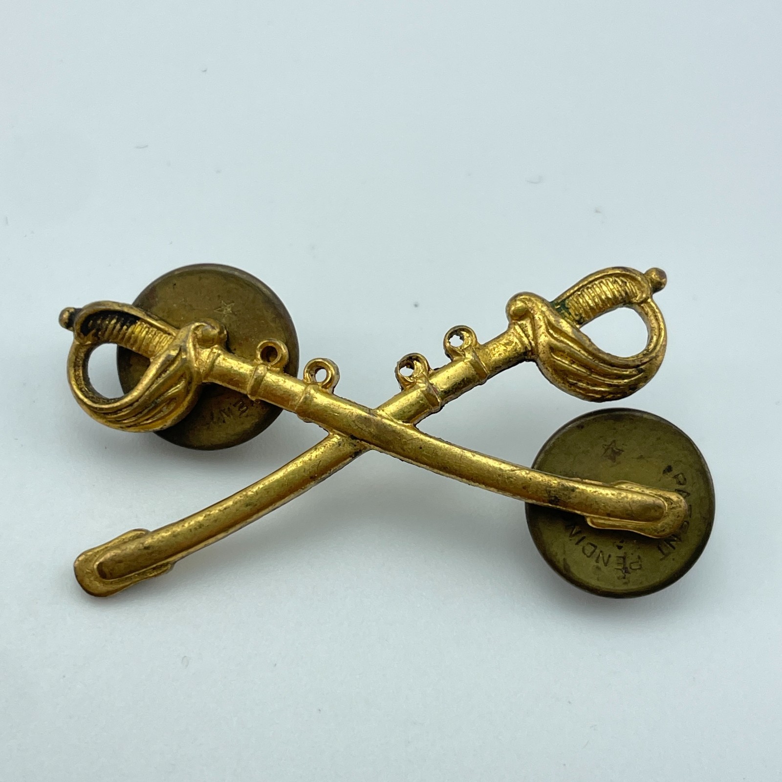 AMICO Crossed Sword Lapel Pins Gold Tone Military Style Uniform Brooch 1.5in