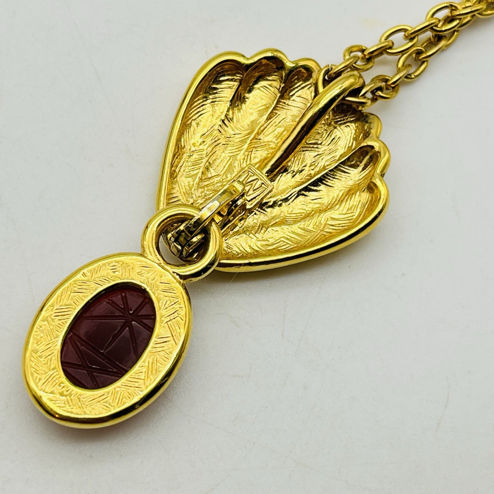 Vintage Signed Weingeroff Scarab Necklace Red Carved Stone Gold Tone Pendant 28″