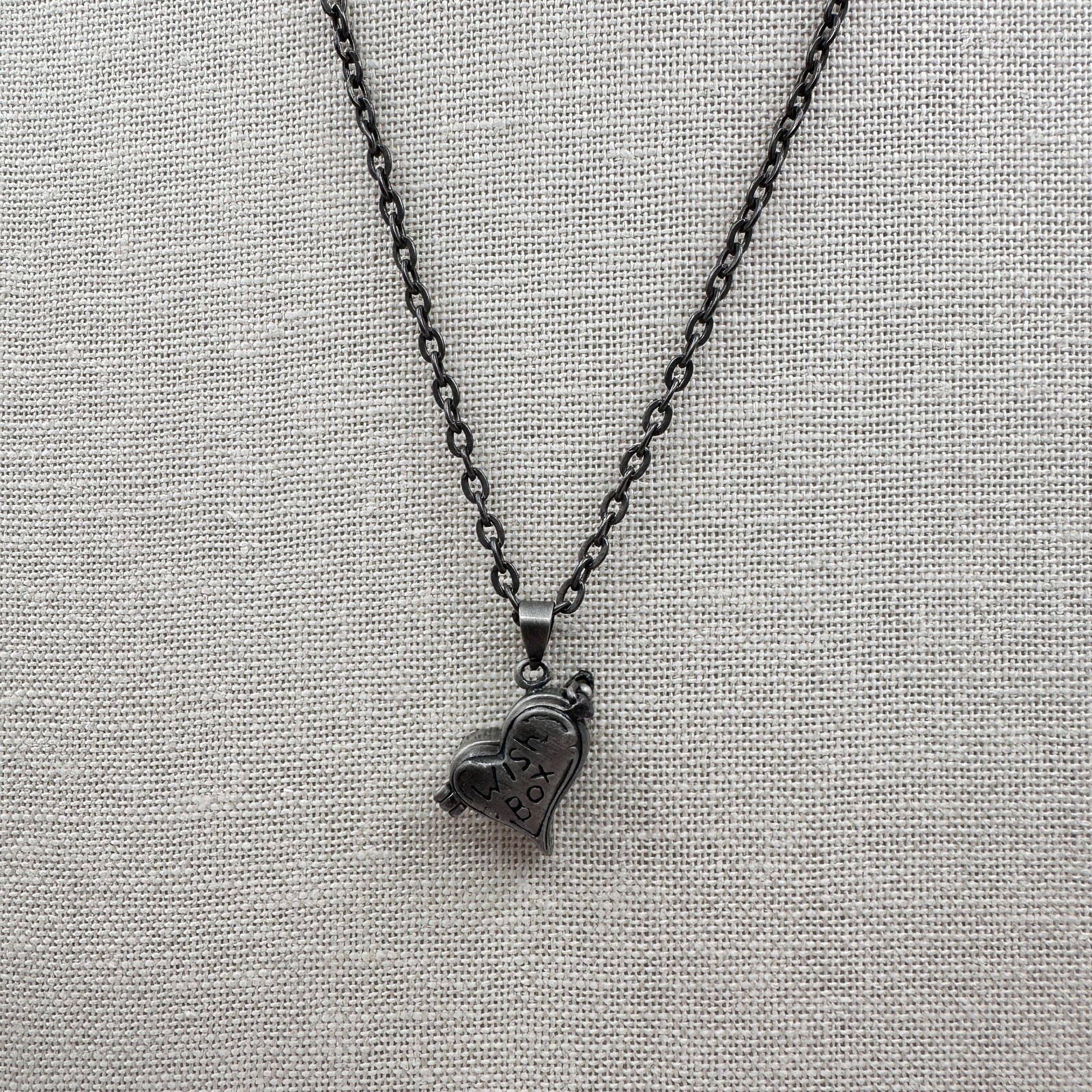 Vintage 90s Pewter Tone Wish Box Heart Locket Necklace Boho Goth Fashion Jewelry