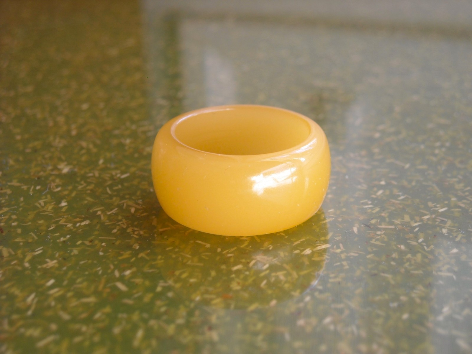Vintage Butterscotch Amber Bakelite Ring Plain Band 3/8″ Size 6.75