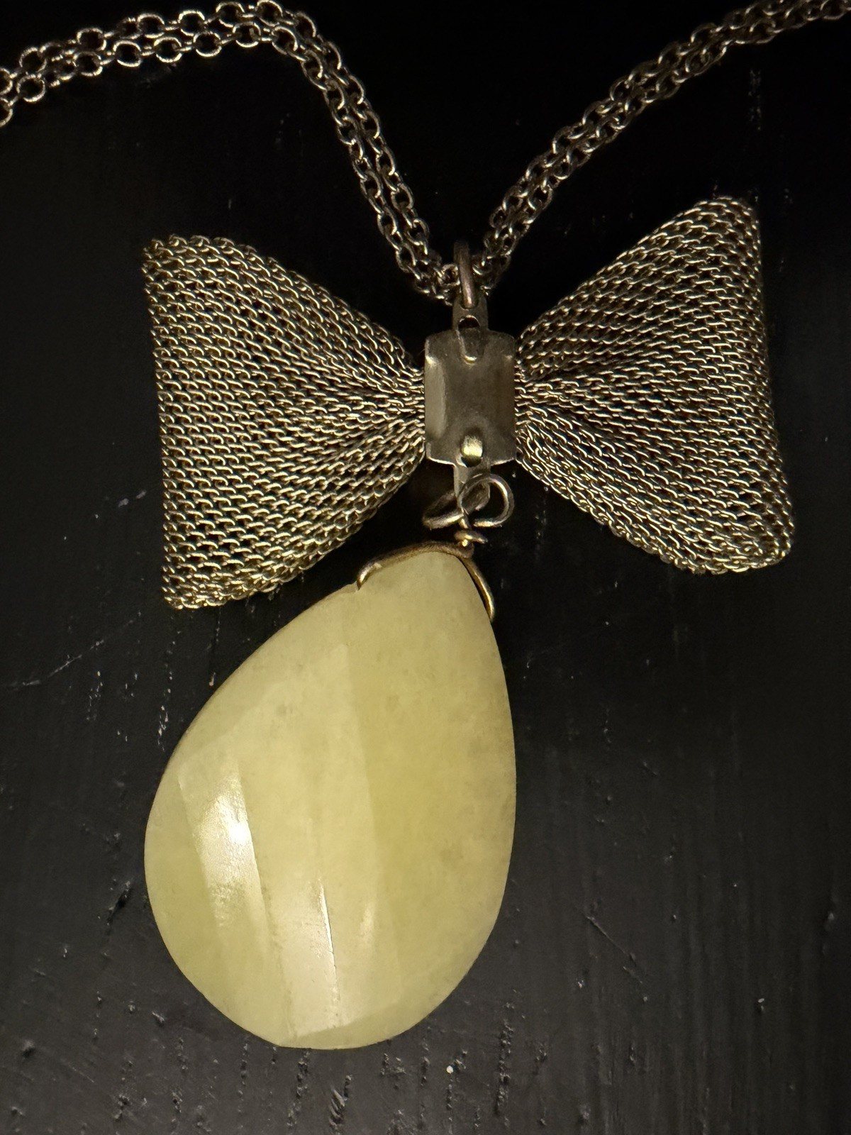 To Die For Gold Mesh Bow & Tear Drop pendant in a pale lemon texture stone, 🤩✨
