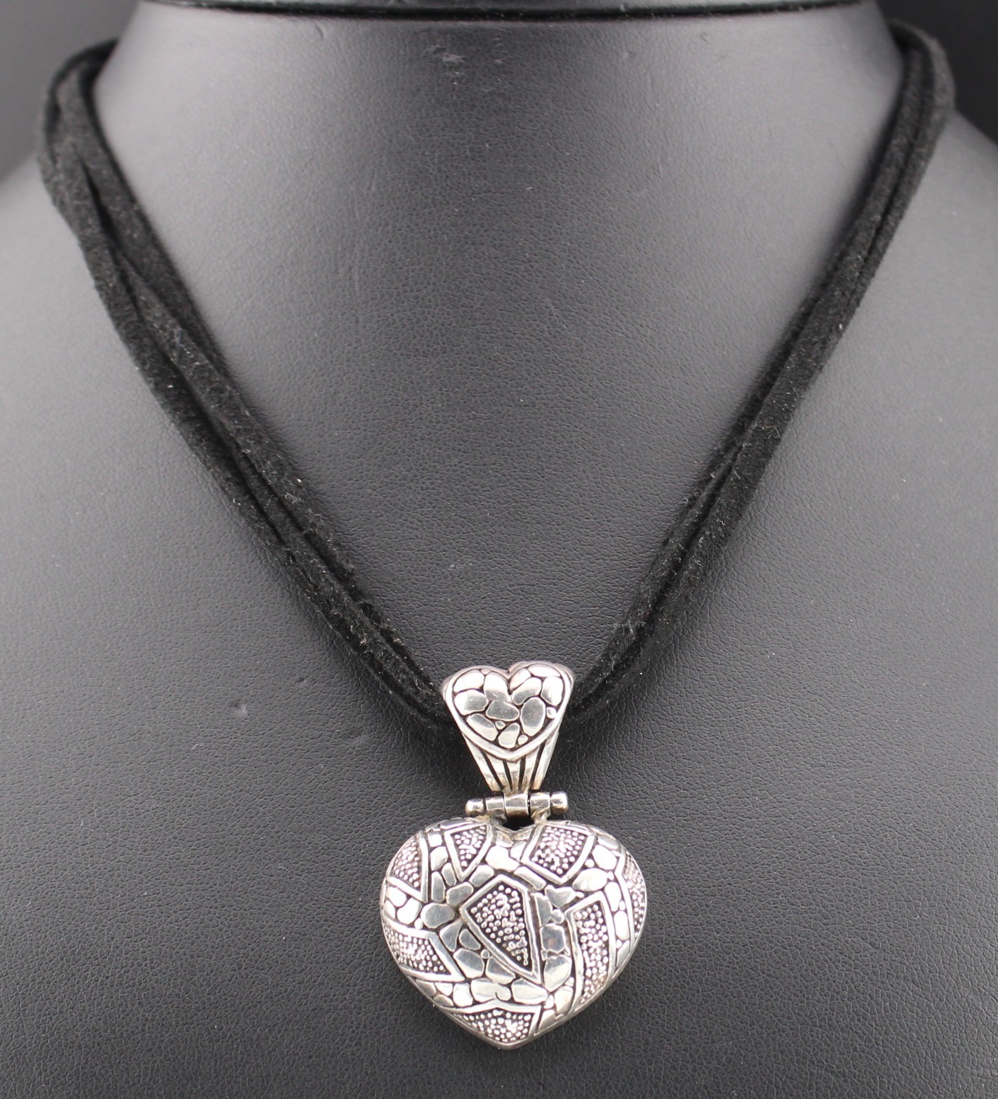 Sterling Silver Southwestern 1 5/8″💖Heart Pendant 16″ Black Leather Necklace