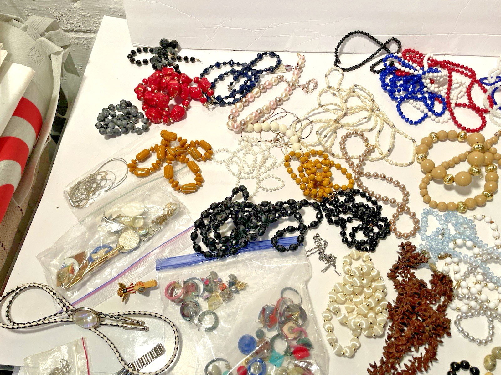 Estate 5 lb. Bag Mixed Jewelry Lot Vintage Modern DIY JUNK CRAFT REPAIR Unsorted