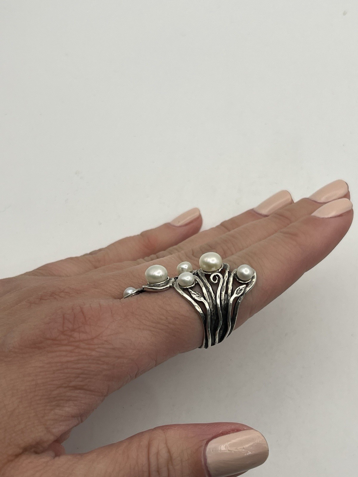 Israel sterling silver pearl elongated vine scroll design size 8 PZ vintage