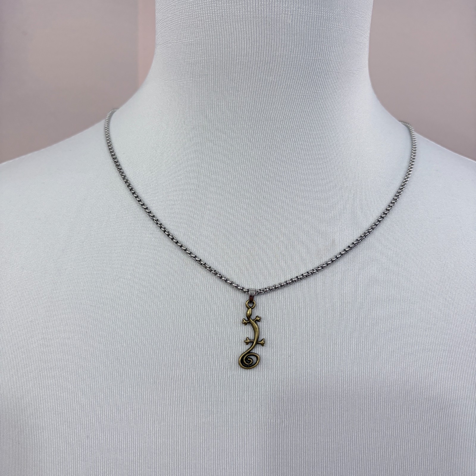 Vintage Bronze Gecko Pendant Box Chain Necklace