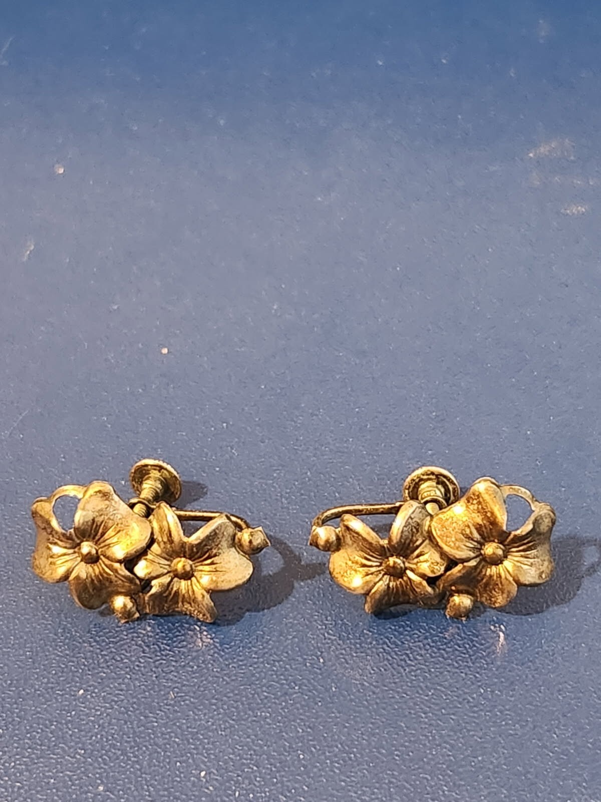 Sterling Silver Floral Design Screw Back Earrings