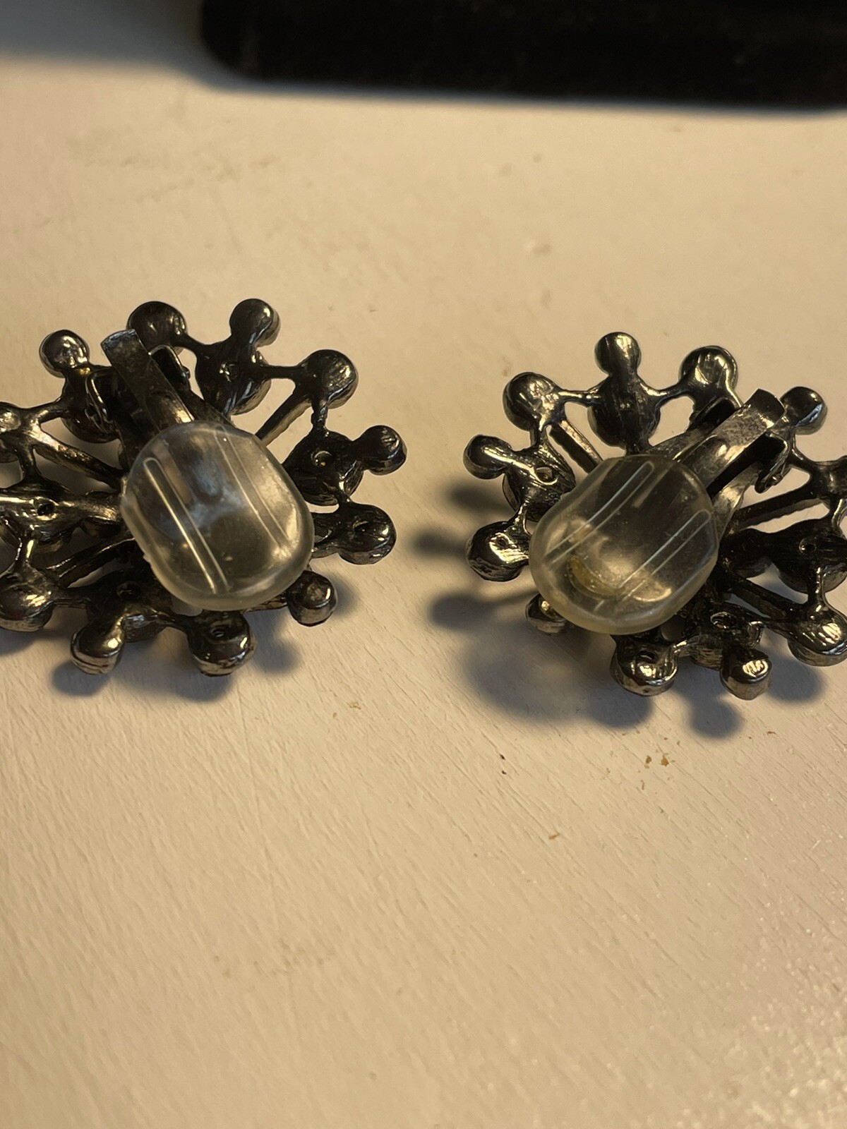 vintage brooch And earrings. Black stones handset. None missing