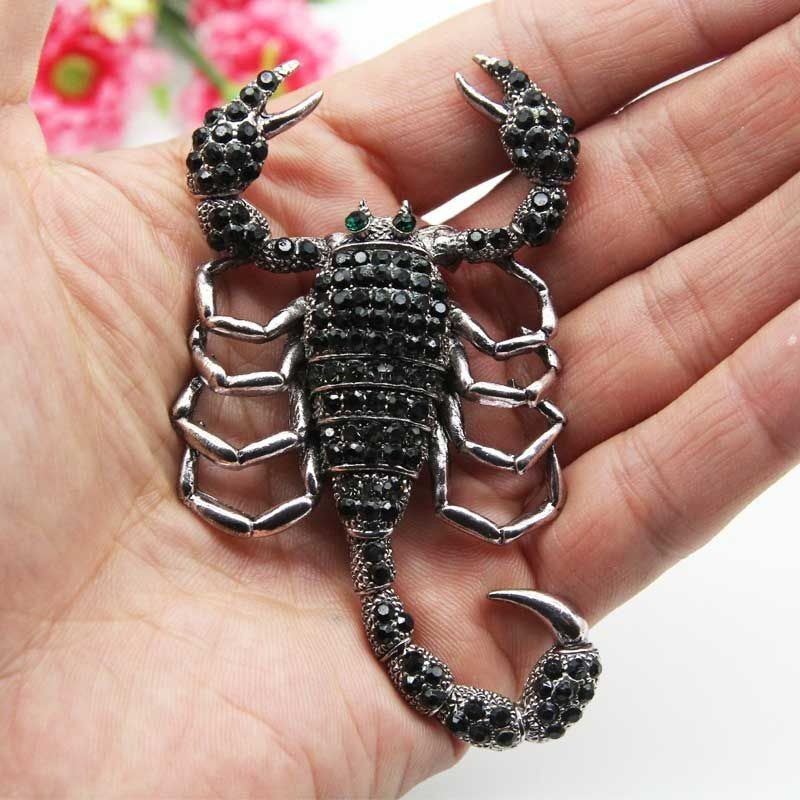Vintage Scorpion Brooch Lifelike Animal Alloy Pin Party Accessory for Men Women