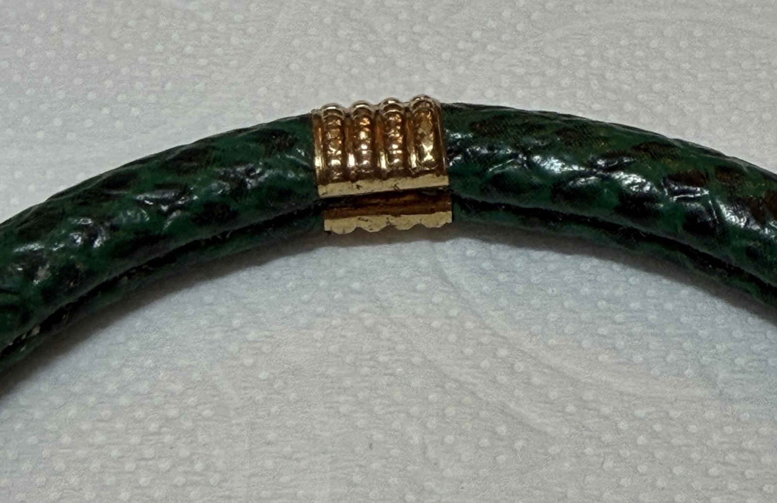 Vintage Green Faux Snakeskin Bangle Bracelet Gold Tone Center Accent