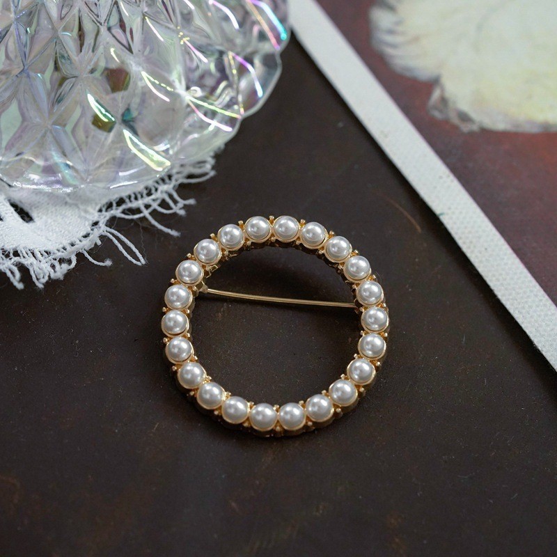 Vintage Women Rhinestone Baroque Brooch Accessories Retro Pearl Pins Party Gift