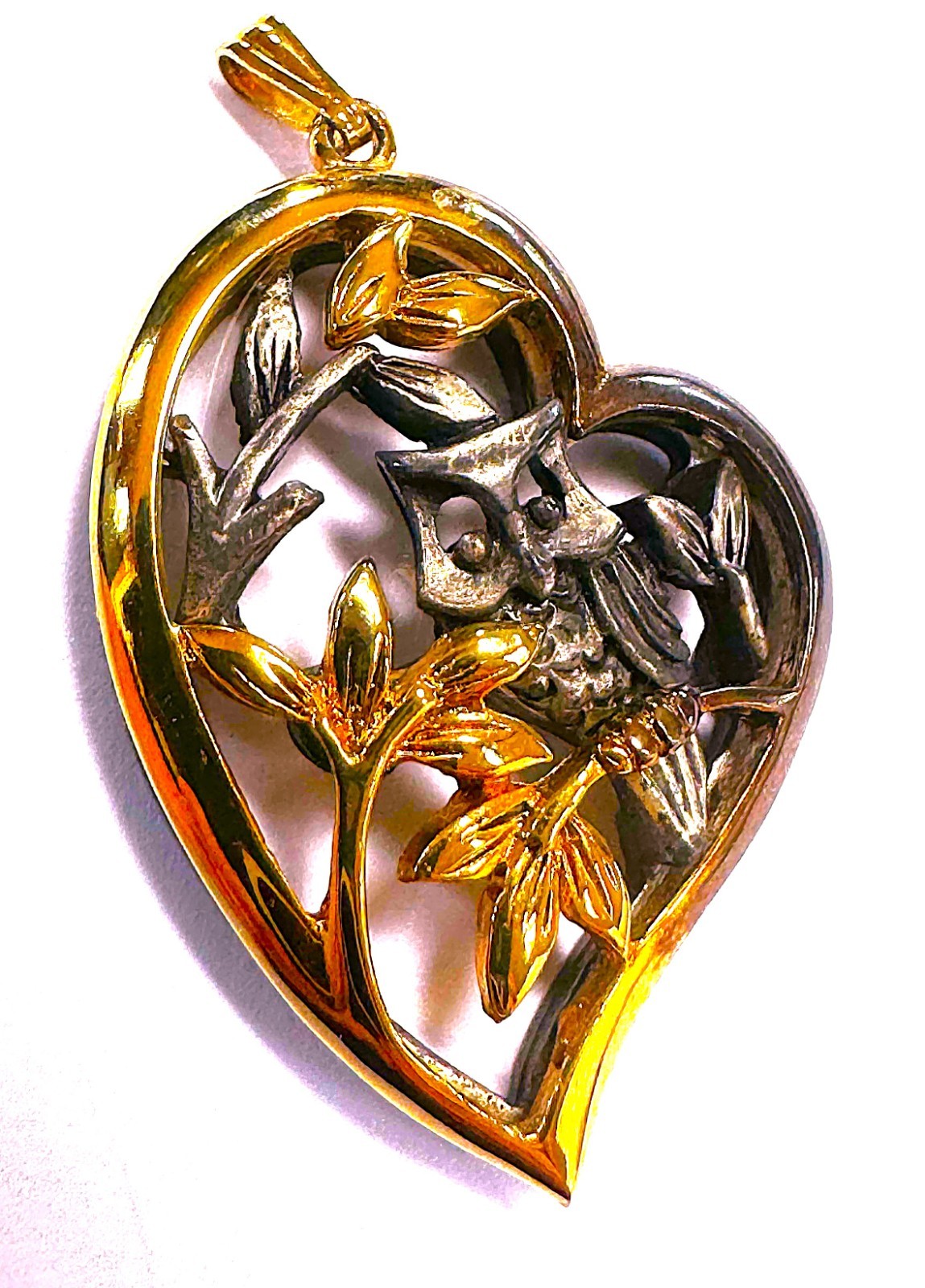 VINTAGE GOLD PLATED & ZINC ALLOY OWL SITTING IN BRANCHES 3D HEART SHAPED PENDANT