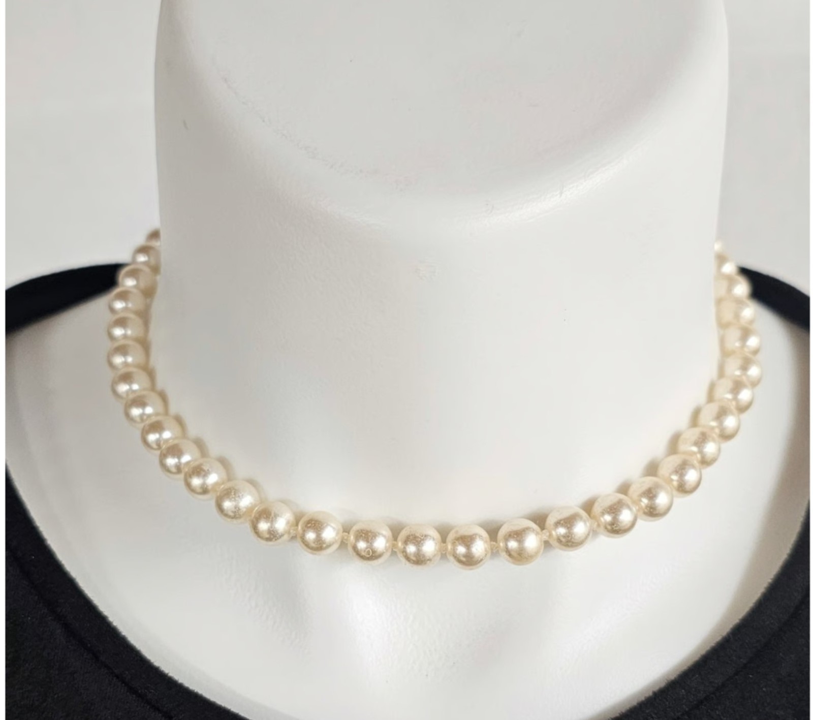 Vintage Cream Simulated Pearl Choker Necklace – Classic Filigree Clasp