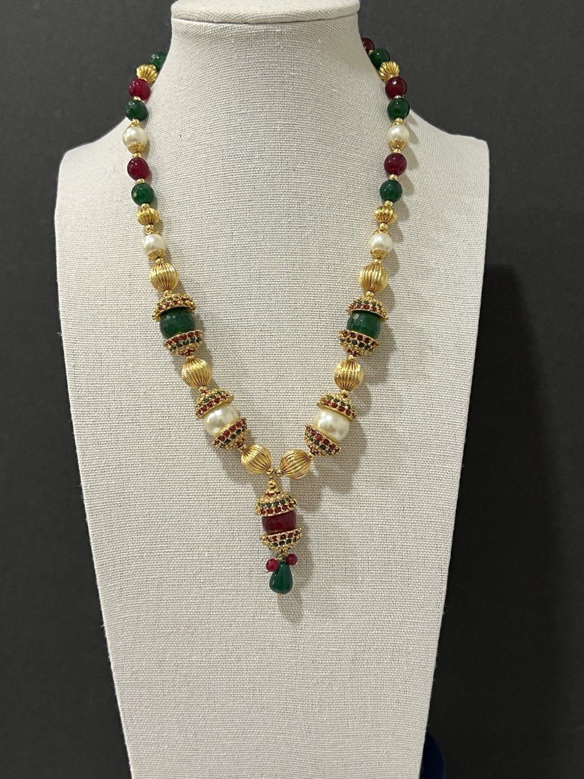 Traditional Indian Style Necklace Gold Tone w Heavy Glass Beads Red Green Cream