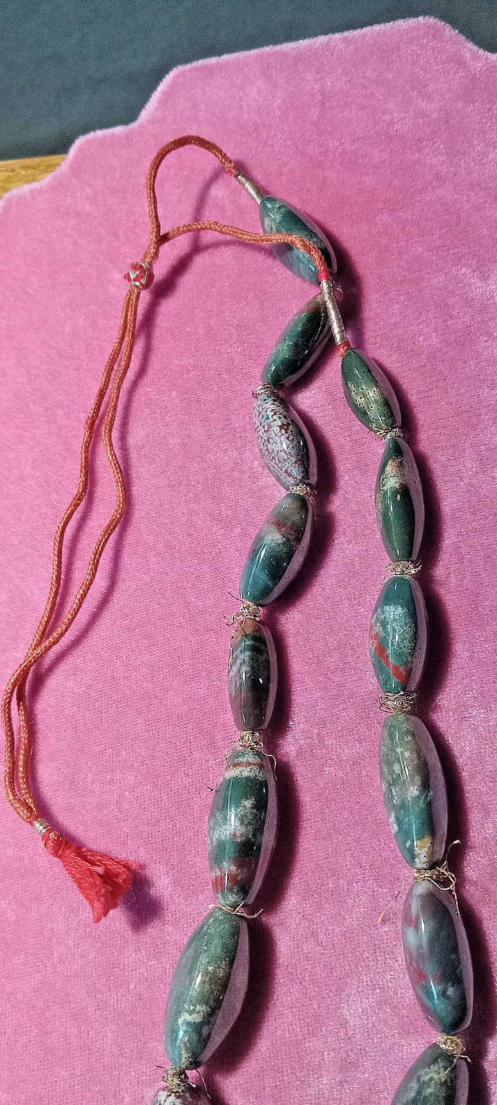 Vintage Oblong Elongated Malachite or Agate Stone Beaded Necklace