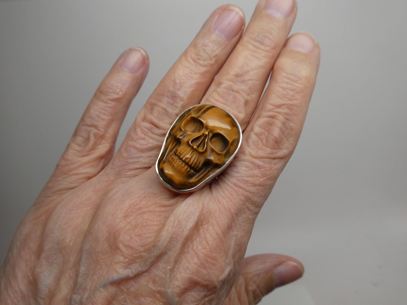 Vintage Tiger’s Eye Gemstone Carved SKULL Sterling Silver 925 RING Size 8.5