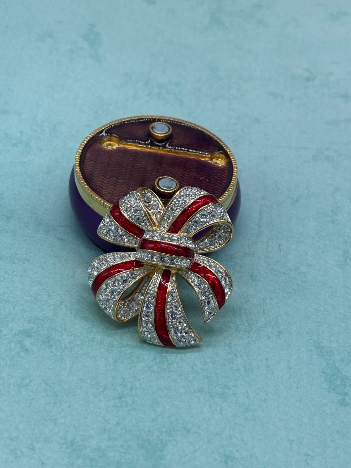 Joan Rivers Ribbon Trinket Box with Brooch and Matching Earrings