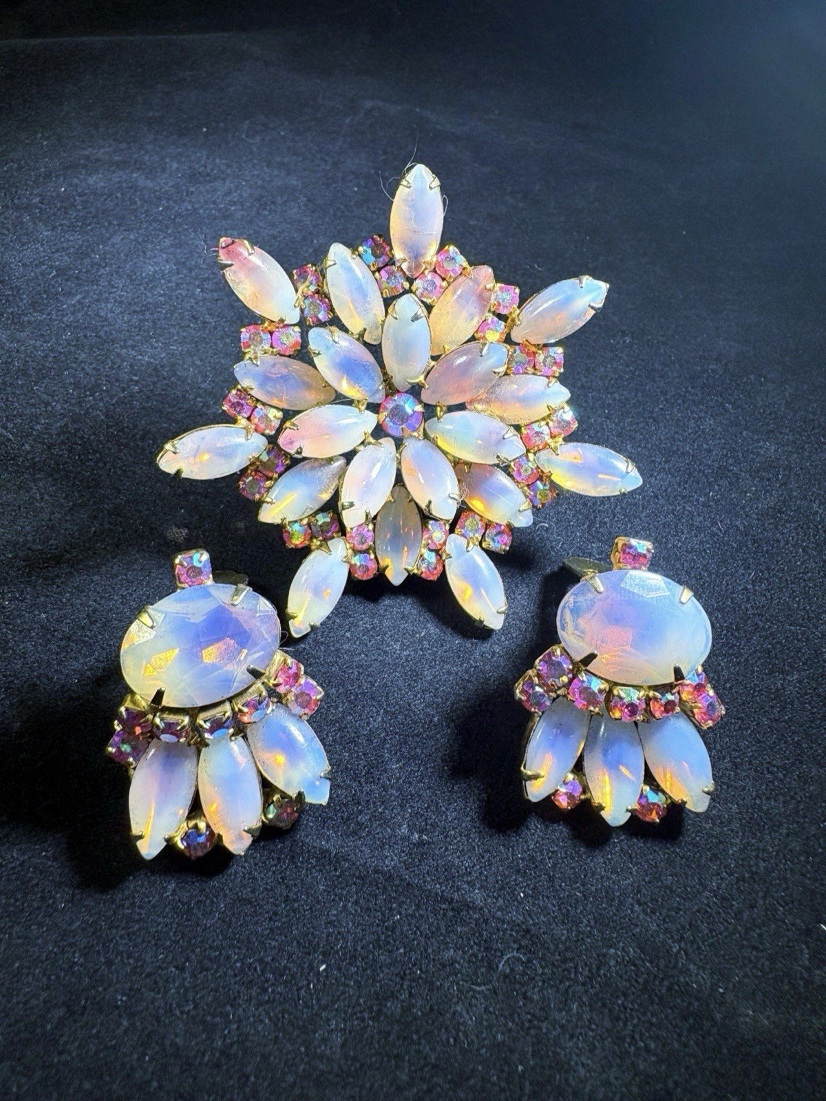 Vintage Juliana D&E Pink Moonstone Aurora Borealis Starburst Brooch Earrings Set