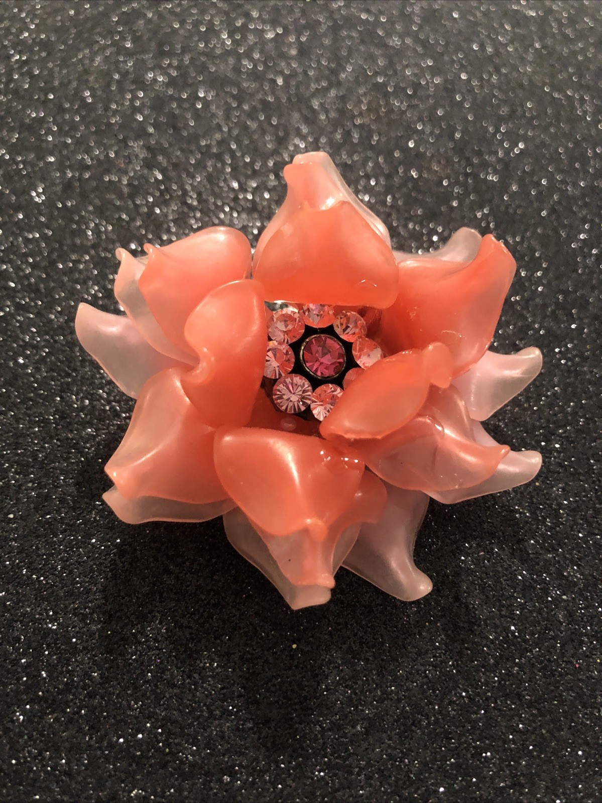 GORGEOUS VINTAGE CELLULOSE FLOWER 1940’S RHINESTONES ACETATE BROOCH
