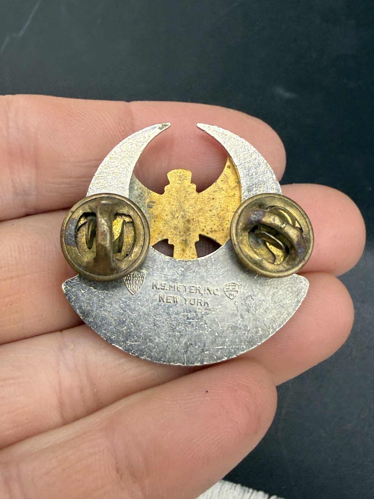 Vintage Army 224th Engineer Battalion Unit Crest Pin That They May Fight